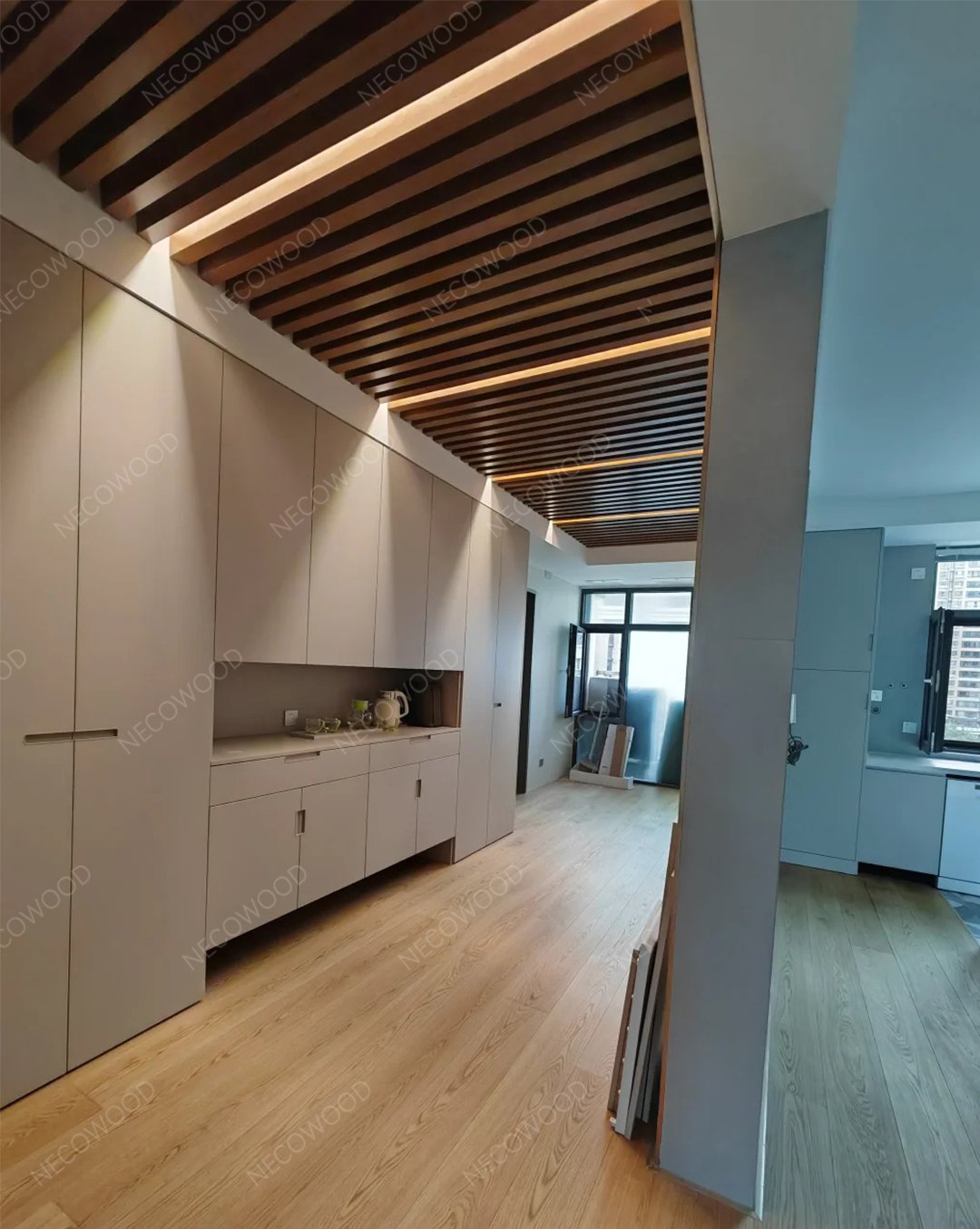 NECOWOOD saa päätökseen todellisen WPC-kattoprojektin Miamissa: 8 kuukautta, 85 % kosteus, ei huoltoa